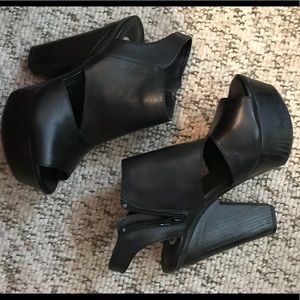 Gianni Bini heel